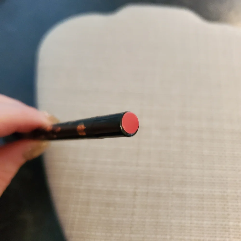 Cosmetic bundle: Lips (lipsticks & liner, Pink/purple/coral